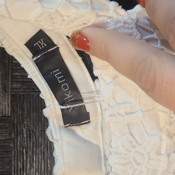 Adorable lace overlay summer dress - Picture 4 of 4